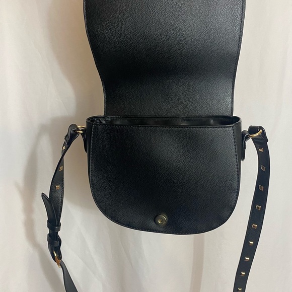 🎉🎈HOST PICK🎉🎈VICTORIA’s SECRET CROSSBODY STUDDED SADDLE BAG - Picture 8 of 16